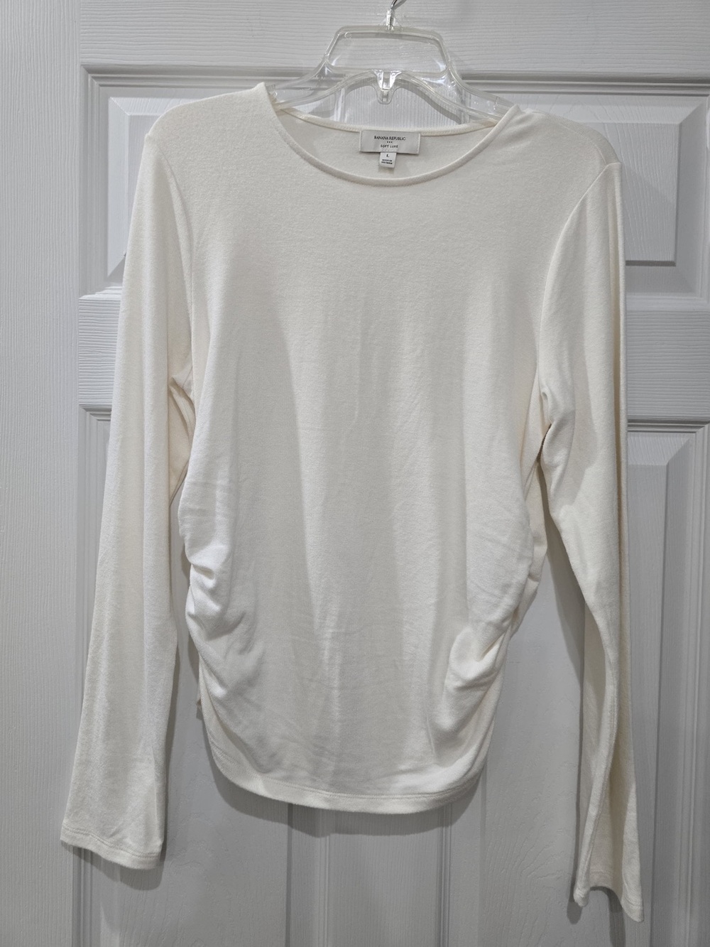 Banana Republic Cream Long-Sleeve Crewneck Top Size L